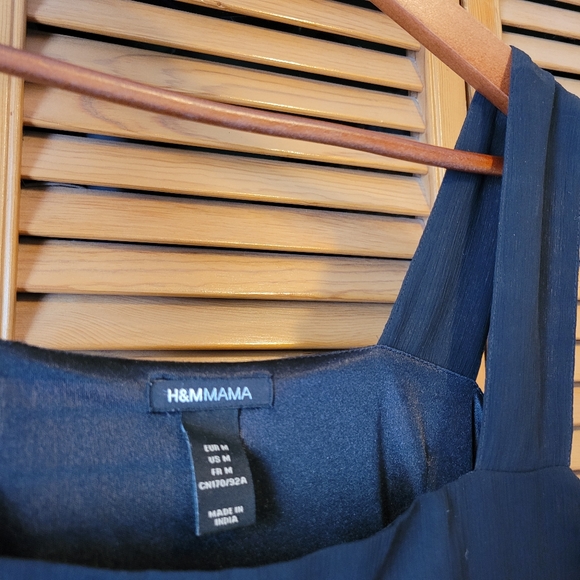 H&M Mama Black & White Flowy Dress - Picture 2 of 6